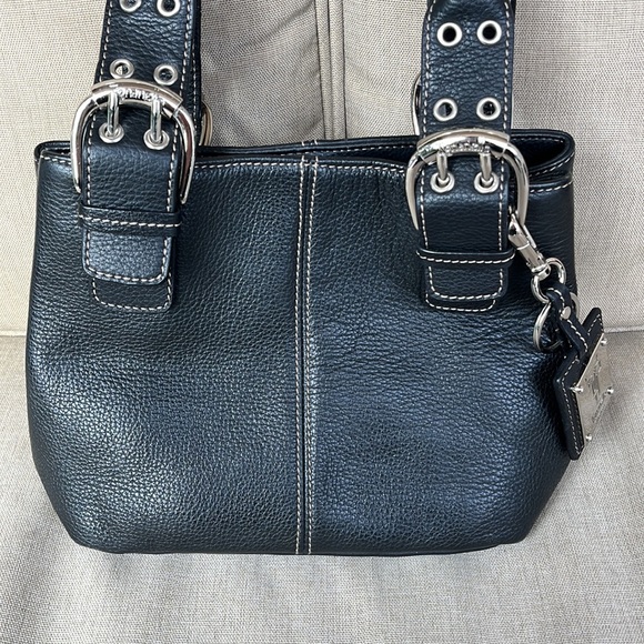 ποΈHost PickποΈ Tignanello Black Tote - Picture 5 of 15